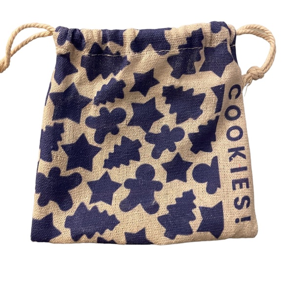 Ellen Degeneres Holiday Cookie Cutter Set, Bag and Recipe Card - Picture 2 of 5